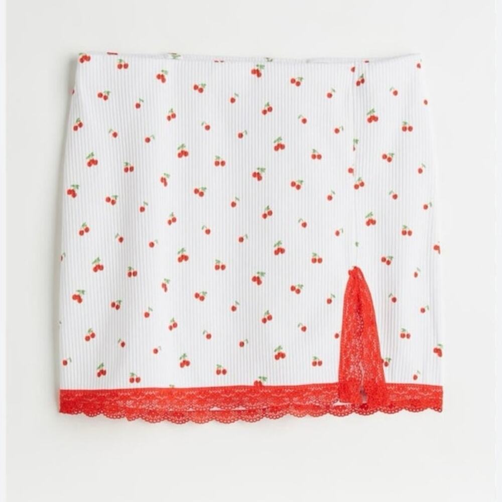 H&M Cherry Lace Skirt White Women’s Size Large NWT